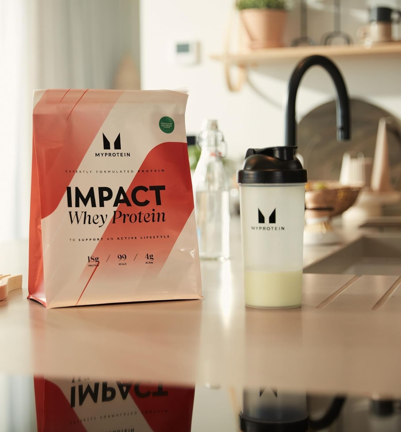 Myprotein Impact Proteína De Suero En Polvo | 23 Gramos De Proteína Por Porción | Vainilla 1 Kilogramo | Bajo En Azúcar, Bajo En Grasas | Crecimiento Y La Recuperación Muscular