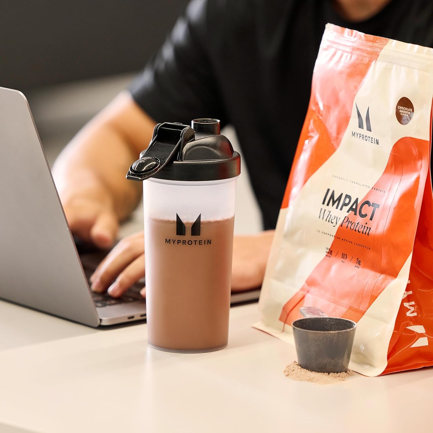 Myprotein Impact Proteína De Suero En Polvo | 23 Gramos De Proteína Por Porción | Vainilla 1 Kilogramo | Bajo En Azúcar, Bajo En Grasas | Crecimiento Y La Recuperación Muscular
